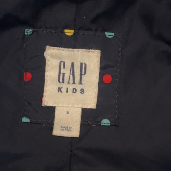 Like New Gap youth vest with detachable fur - Picture 4 of 4